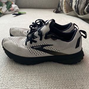 Brooks Revel 4